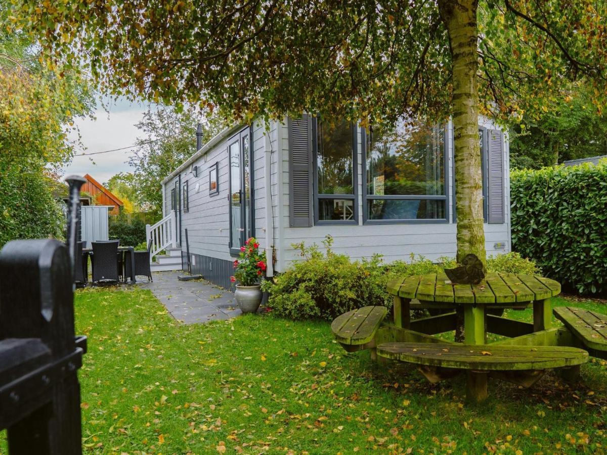 Cozy Chalet For 5P With Garden In A Lovely Area Near Goedereede Eksteriør billede